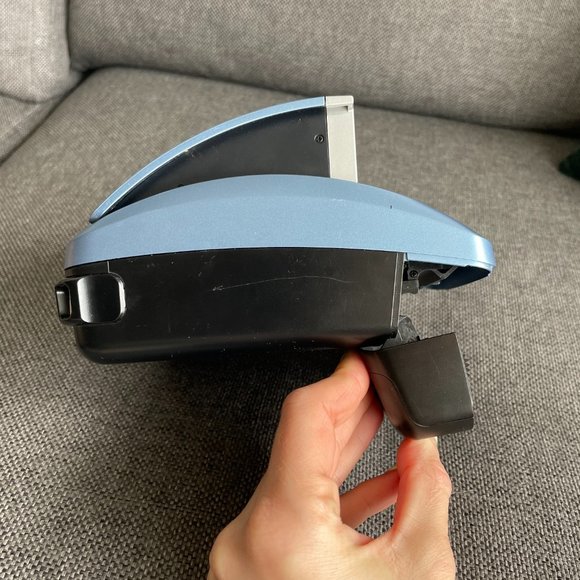 Polaroid One600 Classic Instant Camera (Blue) - Picture 8 of 10